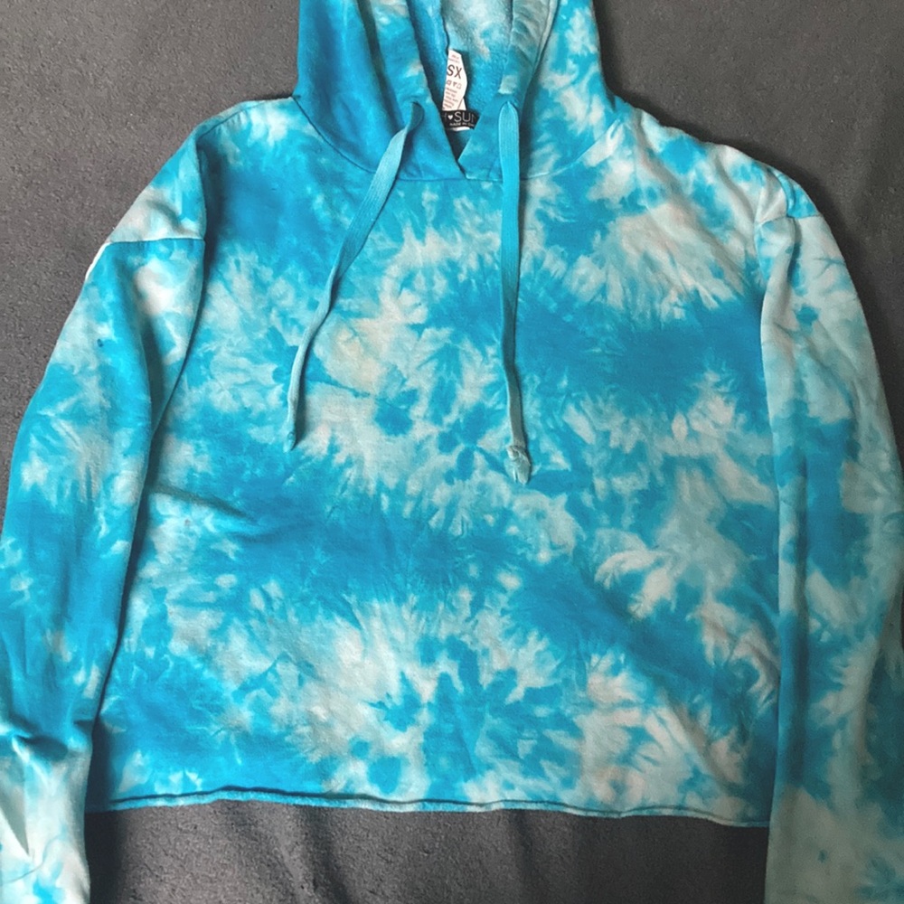 tie dye cyan cropped hoodie